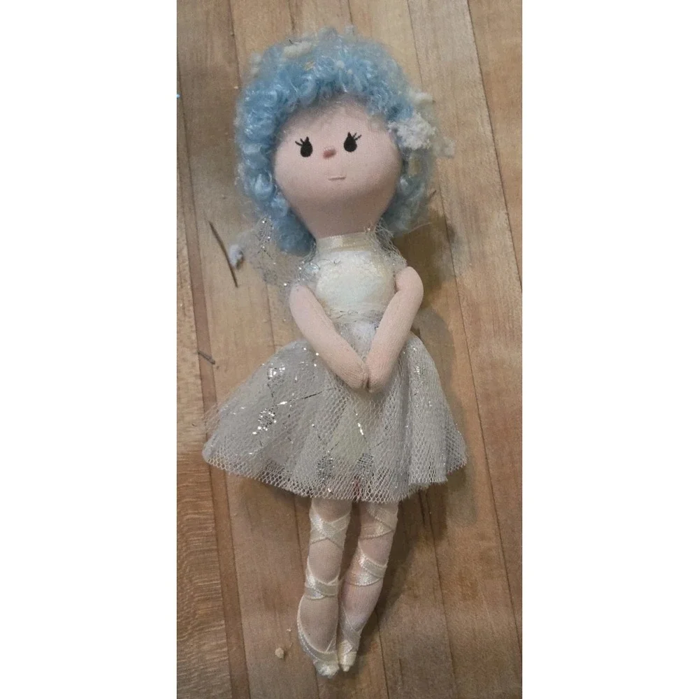 Lot Of 6 Set of 2 Porcelain Fairy VTG, 2 Glitter Ballerina, 2 Feather Ornaments‎